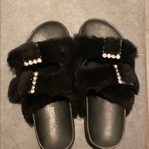 Steve Madden slippers